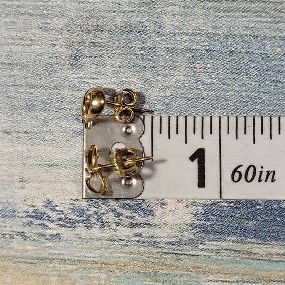 14k Small Heart Earrings. - Picture 10 of 14